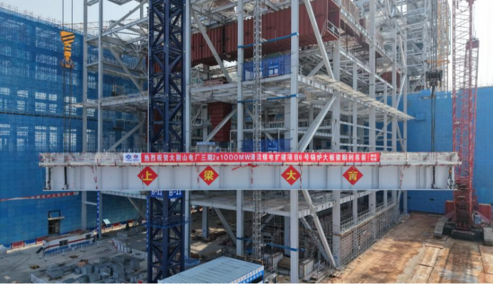 【建功在一線】大別山三期項(xiàng)目大板梁正式吊裝1.png